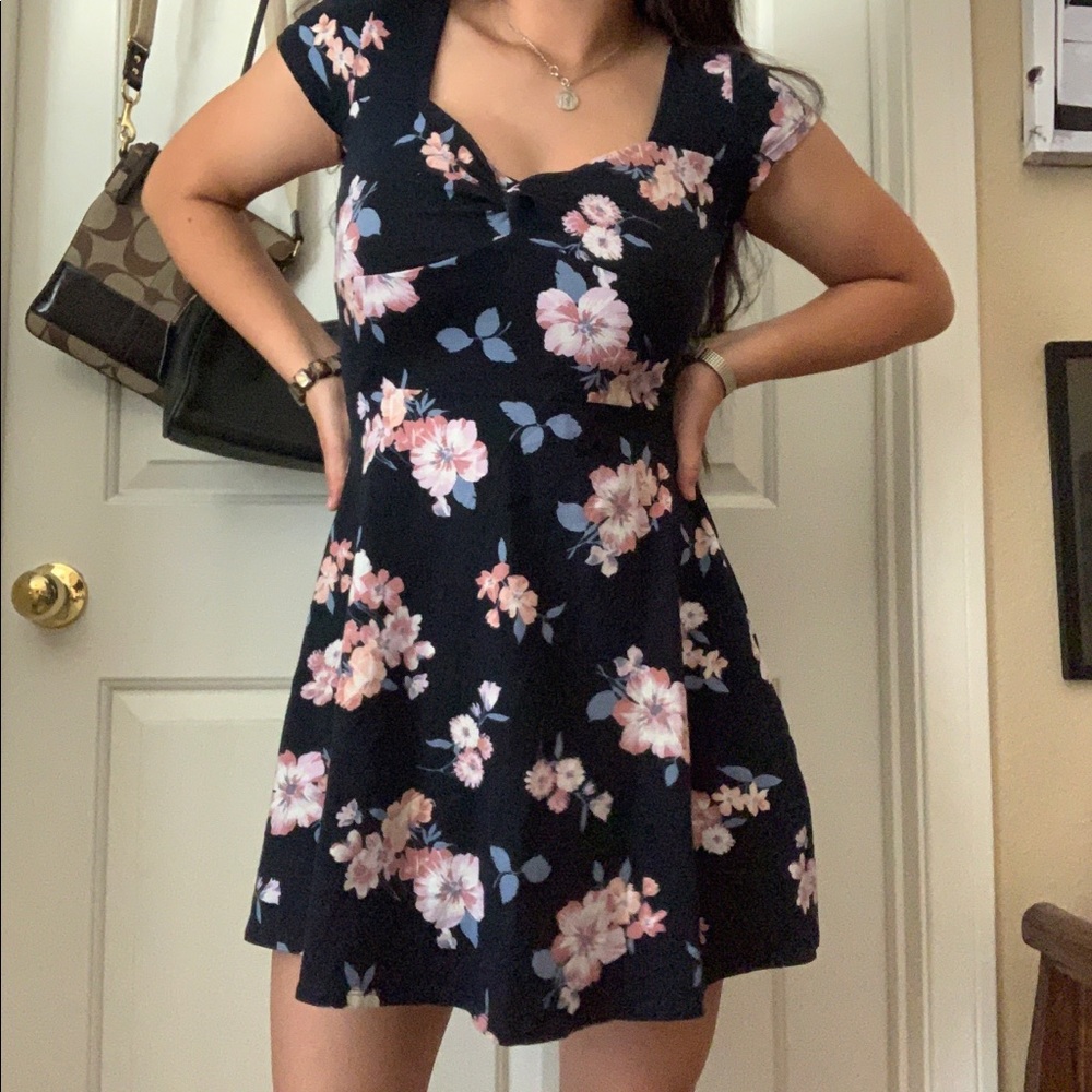 SOLDDDDDDD Hollister Skater floral dress